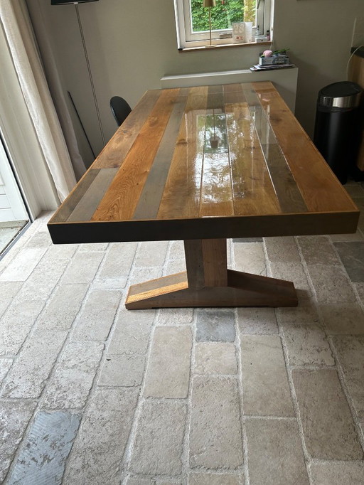 Dining table wood
