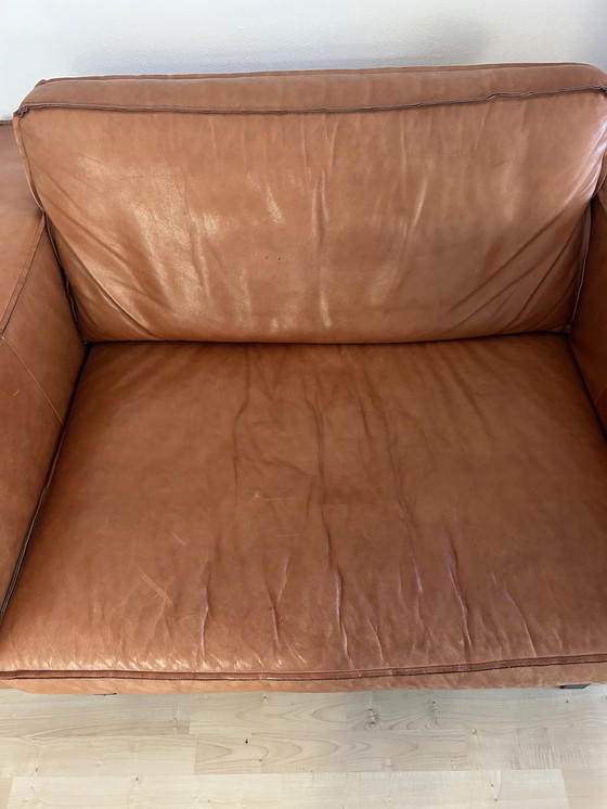 Image 1 of Cognackleurige leren loveseat