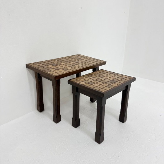 Image 1 of Set aus 2 brutalistischen Beistelltischen aus massivem Eichenholz mit Fliesenplatte, 1970er Jahre