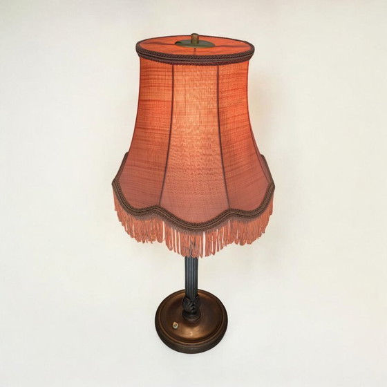 Image 1 of Vintage tafellamp Mid Century, roze kap met franjes en fijn brokaat, jaren 60/70