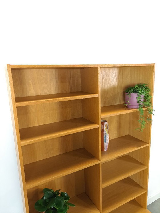 Image 1 of Hoge LP boekenkast met planken uit Zweden