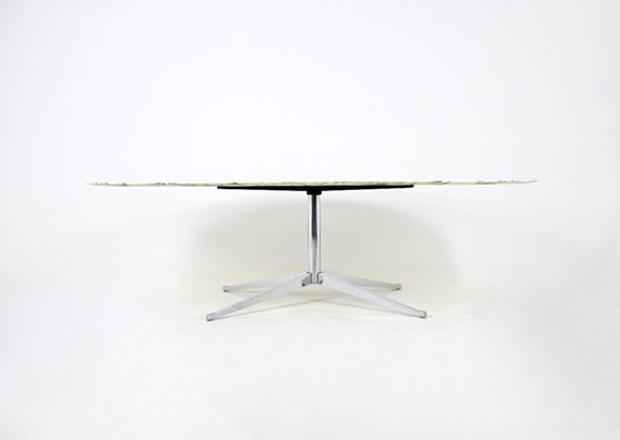 Ovaler Esstisch von Florence Knoll für Knoll, 1960er Jahre, Esstische, Marmor, Metall, Weiß (Foto 3 von 11)