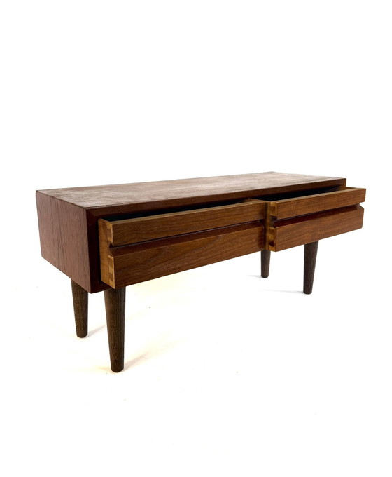 Image 1 of Vintage Deens teakhouten lowboard ‘60