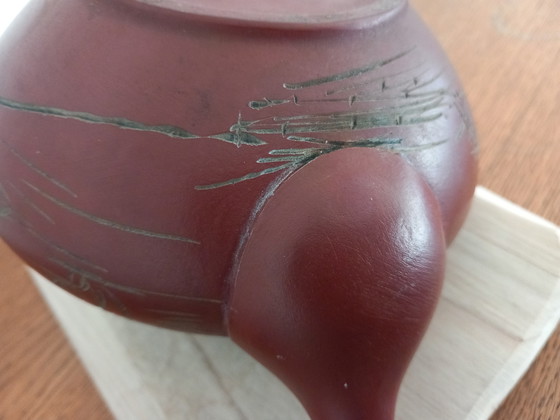 Image 1 of Tetera coleccionable de Yixing (Zisha) - Arcilla roja - Caligrafía grabada a mano - 20 cm