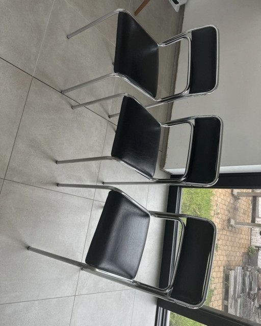 3 Vintage-Stühle im Bauhaus-Stil