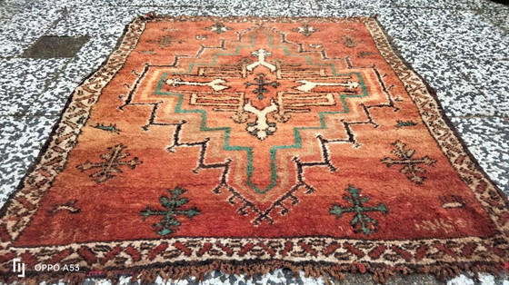 Image 1 of Handgeknüpfter Berberteppich aus Wolle, 135 x 110 cm