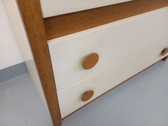 Image 1 of Secrétaire meuble de rangement vintage en bois de chêne et mélaminé blanc écru des années 70