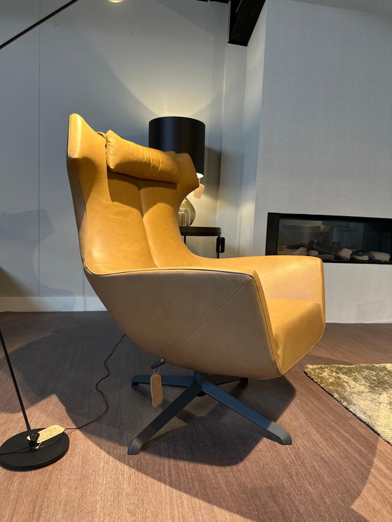 Image 1 of Poltrona Nasto Modello da esposizione - Loxton Leather + Tilting