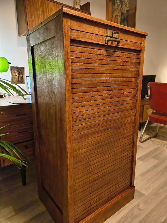 Image 1 of Armoire à porte coulissante en chêne ancien | Années 1930