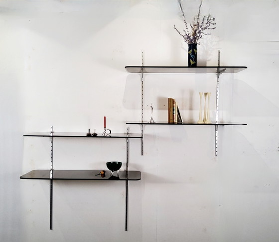 Image 1 of Estantería modular de pared en cristal ahumado