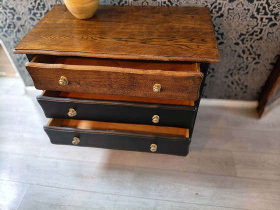 Image 1 of Cómoda elegante y renovada
