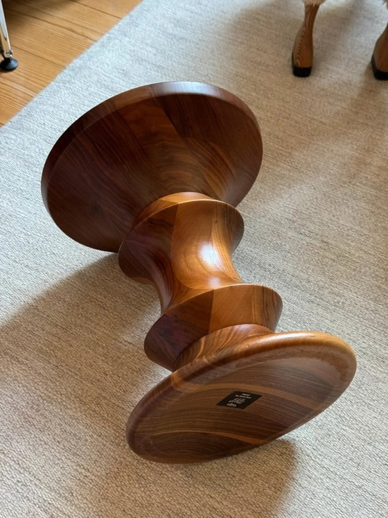 Tabourets Vitra Eames, modèle C / Noyer brillant – Wood (photo 5 of 8)
