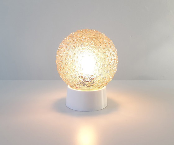Image 1 of Sfeervolle vintage glazen amberkleurige plafondlamp, art deco lamp met mooi bewerkt bubbel glaSfeervolle vintage glazen amberkle