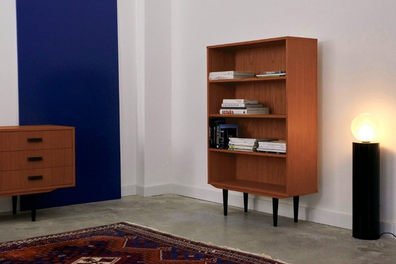 Image 1 of Oak bookcase stained in teak - R03