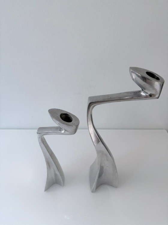Portacandele Swan iconici di Matthew Hilton per SCP – Aluminium (photo 9 of 24)