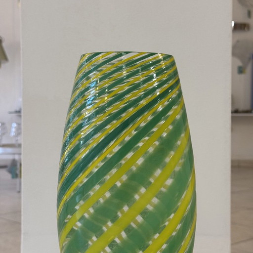 Murano glazen vaas 38 cm, vintage design met groene en gele banden, Venini-stijl – decoratieve objecten (photo 2 of 6)