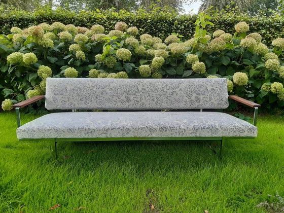 Image 1 of Canapé (couchage) récemment retapissé par Rob Parry pour Gelderland, années 1960.