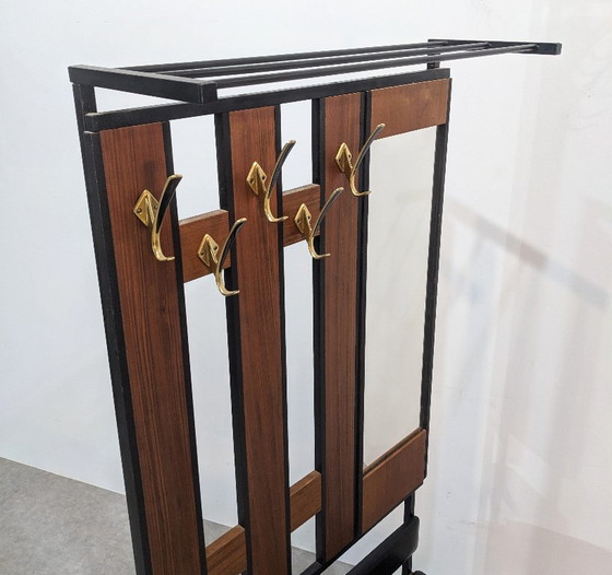 Image 1 of Perchero de mediados de siglo con arcón de almacenamiento y espejo.