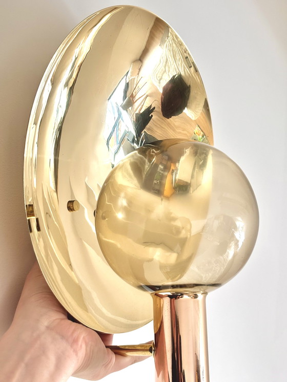 Image 1 of Lampada da parete Hans-Agne Jakobsson V-180 — vetro fumé e ottone (Svezia, anni '60)