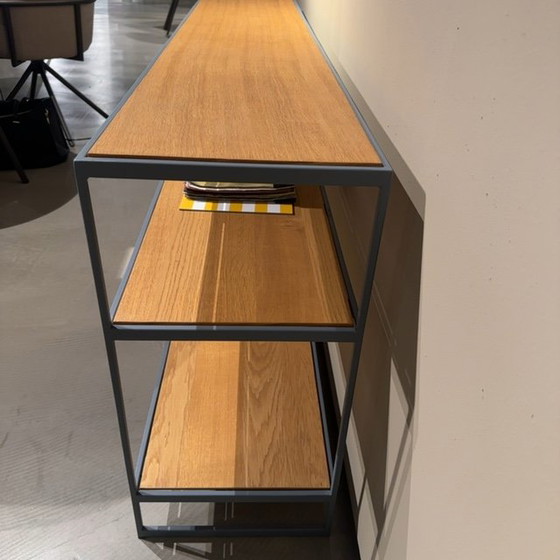 Image 1 of Bert Plantagie Luna sidetable