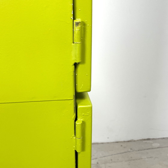 Image 1 of Vetrina da dottore vintage, verde ridisegnata