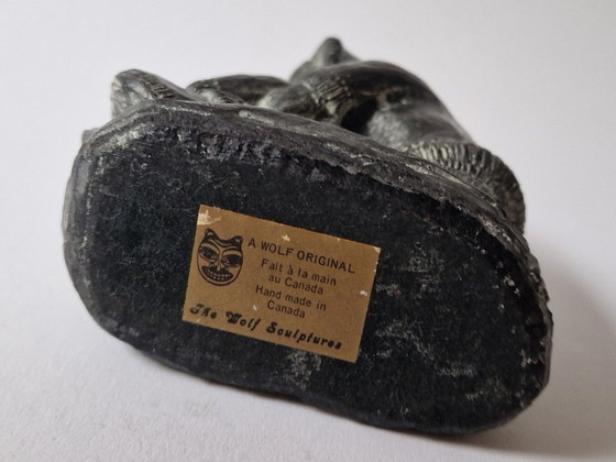 Image 1 of Al Wolf Canada - Esquimaux sur un traîneau - Stéatite - Signé