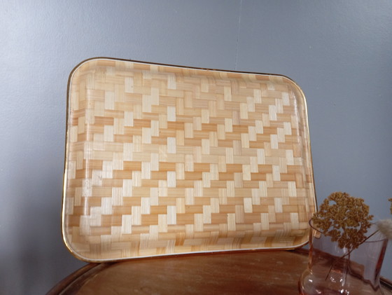 Image 1 of 1970 vintage geweven dienblad met zeevis decoratie