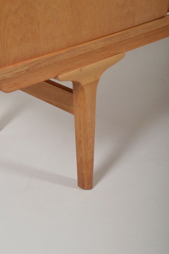 Image 1 of Dänisches minimalistisches Sideboard aus heller Eiche, 1960er Jahre