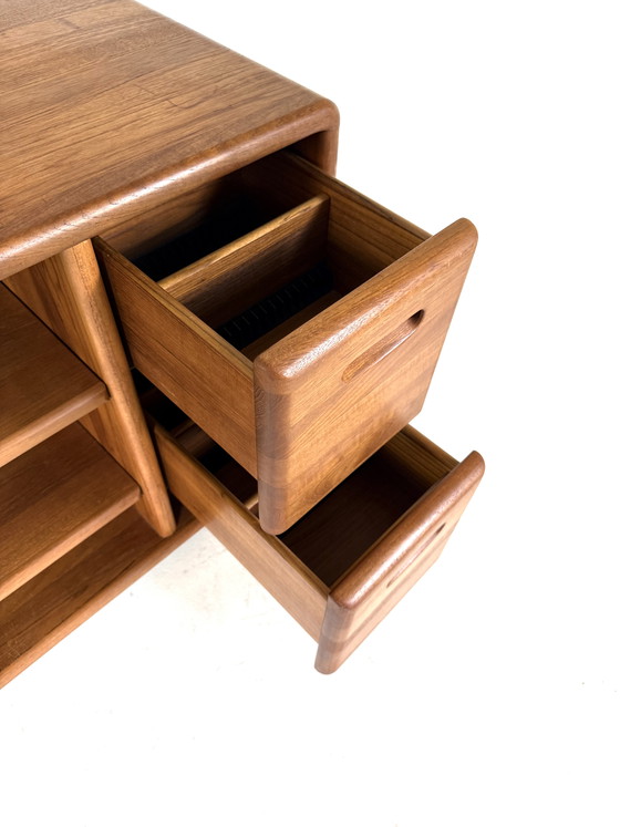 Image 1 of Vintage teakhouten audiomeubel/TV-kast, Dyrlund ‘80