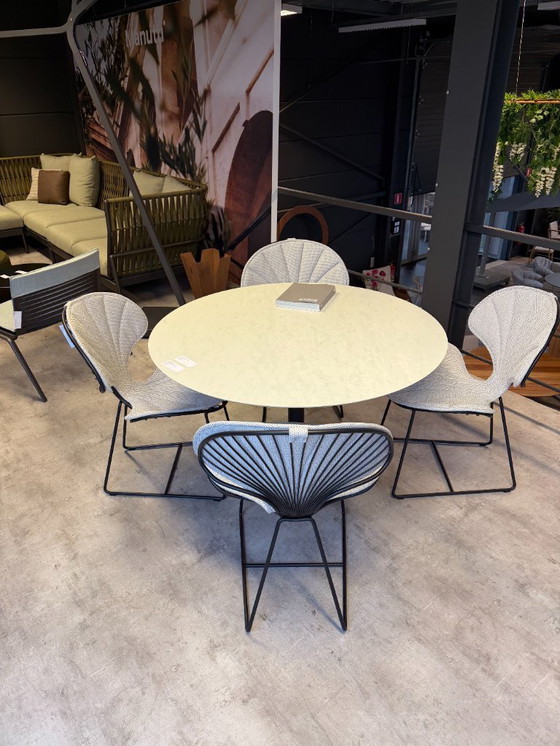 Image 1 of Royal Botania : Table Butler ø120 + 4 chaise de salle à manger Ostrea