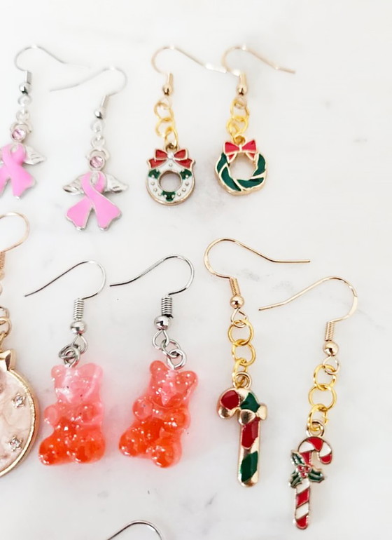 Image 1 of Lot 18 paires boucles d'oreilles fantaisie animaux chat oursons feuilles perles noël et émail