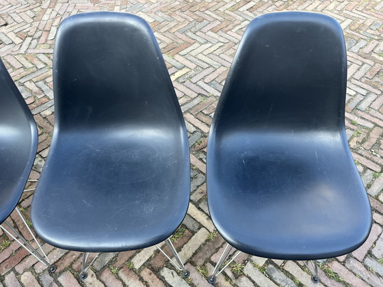 Image 1 of Vitra Eames Stühle