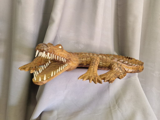 Grand crocodile alligator en bois