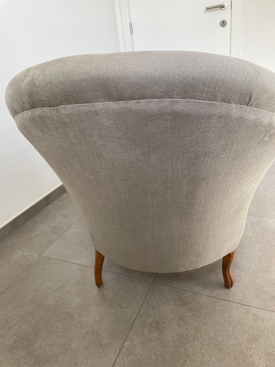 Image 1 of Elegante Chaise Longue Francesa / Méridienne en Tapicería Beige”