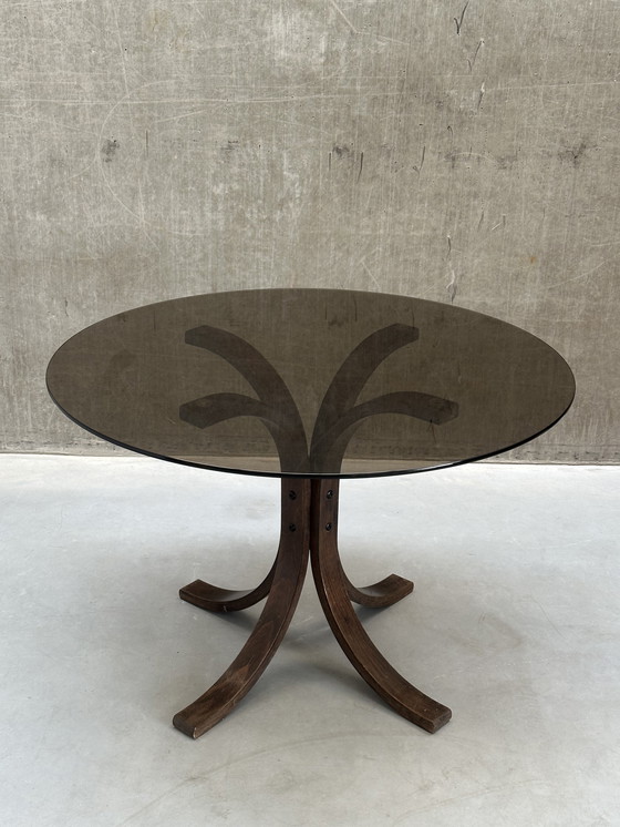 Image 1 of Vintage Westnofa Style Dining Table – Smoked Glass – Ø110 cm
