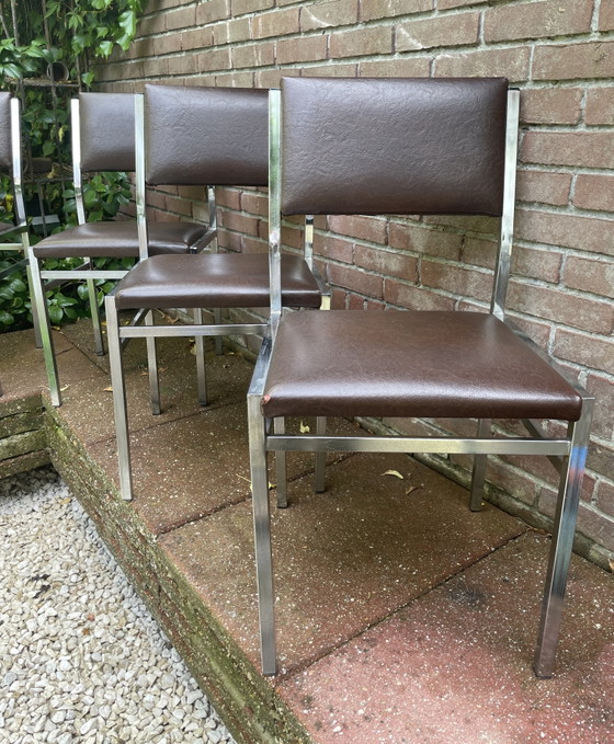Image 1 of Ensemble de 4 chaises vintage milieu du siècle en chrome et simili cuir