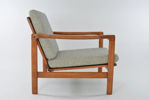BZ fauteuils in grijze en crèmekleurige bouclé stof