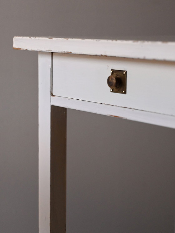 Image 1 of Paar mid-century Scandinavische witgeschilderde nachtkastjes