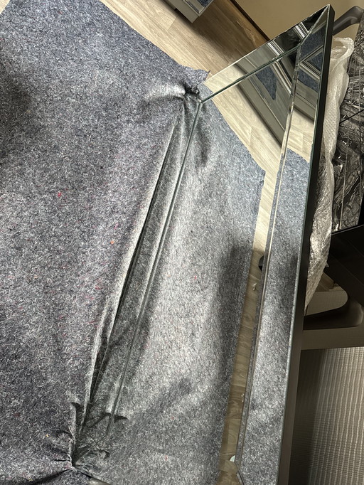 Miroir mural de luxe Visionnaire avec cadre biseauté – Design élégant