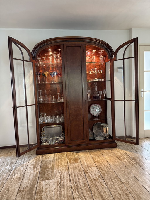 Italienisches Nussbaumholz, poliertes Glas