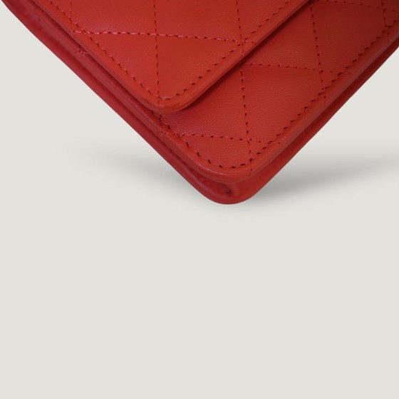 Image 1 of PORTEFEUILLE CHANEL À CHAÎNE TENDANCE