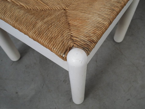 Image 1 of Conjunto de cuatro sillas de madera de haya, diseño italiano, década de 1980, fabricadas en Italia.