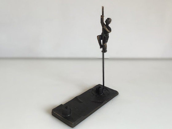 Image 1 of Statue bronze pole vaulter signed