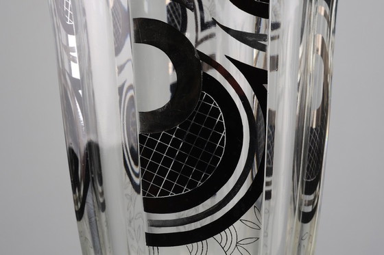 Image 1 of Art-Deco-Glasvase mit schwarzer grafischer Verzierung, Frankreich, um 1940