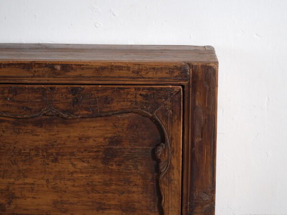 Credenza in pino con due ante e pannelli smerlati – Cina, circa 1950 – Credenze (photo 26 of 40)
