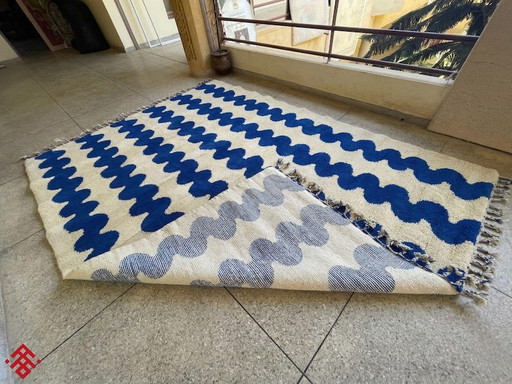 Kobaltblau & Elfenbein Welliger Marokkanischer Teppich | Handgefertigter Gestreifter Teppich | Berber Wollteppich - 180 x 270 cm