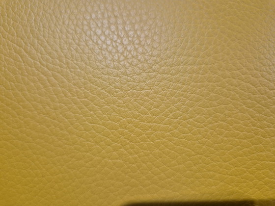 Image 1 of Leolux Darius Fauteuil + Hocker - Geel - Leder - Nieuwstaat