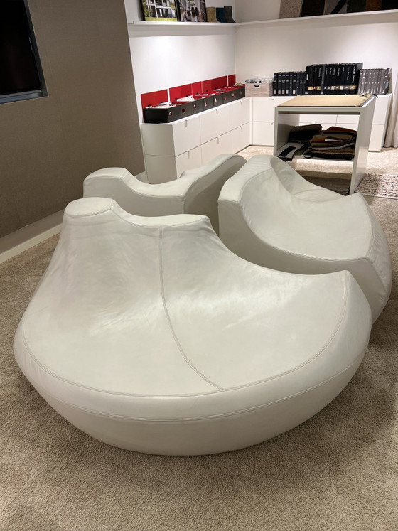 Saruyama Insel-Sitzmöbel in Weißem Leder – Moroso, Sessel, Leather (photo 8 of 9)