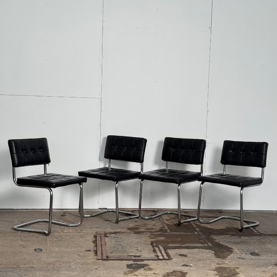 Image 1 of Chaises empilables en cuir de style Cesca — Influence Bauhaus