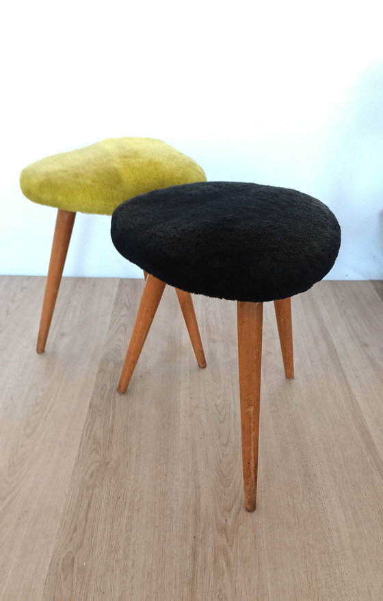 Image 1 of Deux tabourets des années 50